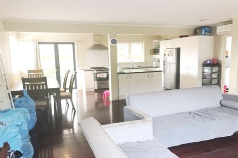 Photo of property in 17 Beverly Place, New Lynn, Auckland, 0600