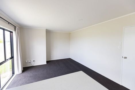 Photo of property in 21 Logan Way, Kelvin Grove, Palmerston North, 4414