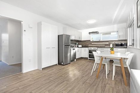 Photo of property in 1 Goldie Place, Waikanae Beach, Waikanae, 5036