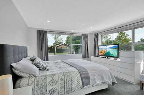 Photo of property in 6 Freebairn Street, Redwood, Christchurch, 8051