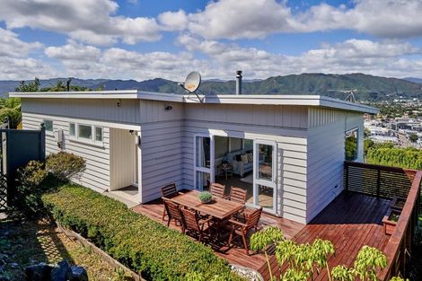 Photo of property in 13 City View Grove, Harbour View, Lower Hutt, 5010