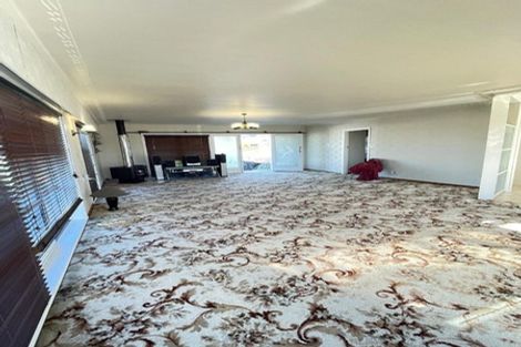 Photo of property in 31 Te Atatu Road, Te Atatu South, Auckland, 0610