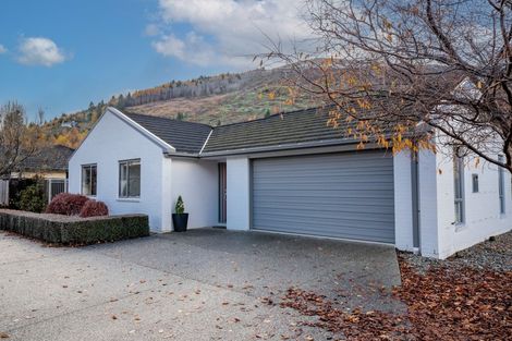 Photo of property in 2 Alluvial Court, Arthurs Point, Queenstown, 9371