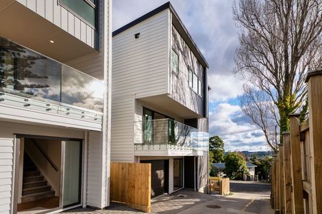 Photo of property in 1/20 William Souter Street, Forrest Hill, Auckland, 0620