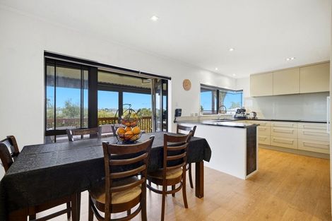 Photo of property in 2/121 Forrest Hill Road, Forrest Hill, Auckland, 0620