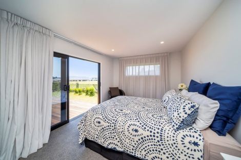 Photo of property in 18 Kotare Drive, Waiwhakaiho, New Plymouth, 4312