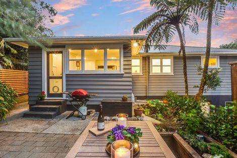 Photo of property in 21 Mahoe Street, Tawa, Wellington, 5028