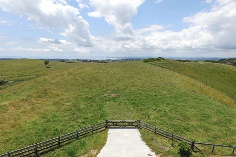 Photo of property in 1662 Awhitu Road, Pollok, 2684