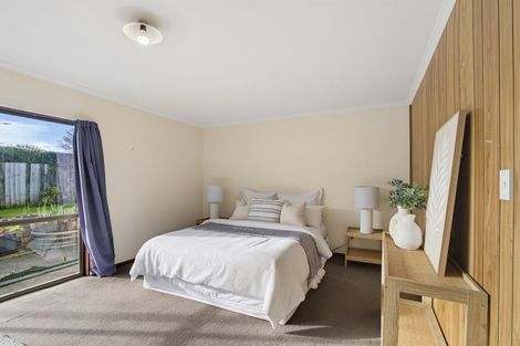Photo of property in 2 Regency Crescent, Redwood, Christchurch, 8051