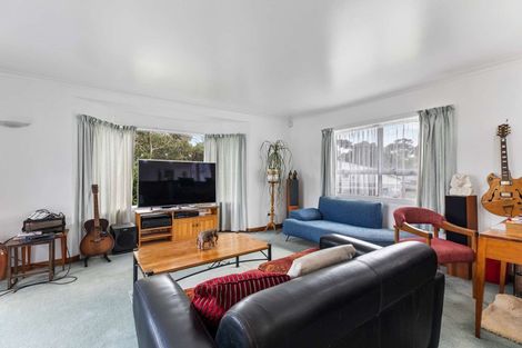 Photo of property in 1/57 Godley Road, Green Bay, Auckland, 0604