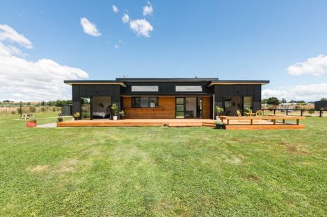 Photo of property in 34 Pourerere Road, Waipawa, 4271