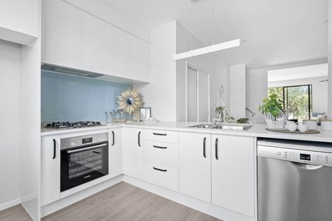 Photo of property in 5/3 Kaimai Avenue, Massey, Auckland, 0614