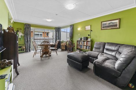 Photo of property in 16a Royal Crescent, Saint Kilda, Dunedin, 9012