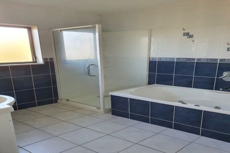 Photo of property in 3 Boeing Place, Goodwood Heights, Auckland, 2105