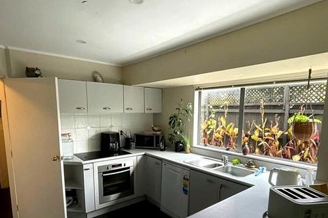 Photo of property in 3/8 Solana Court, Botany Downs, Auckland, 2010