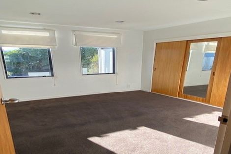 Photo of property in 8 Oakford Close, Riccarton, Christchurch, 8011