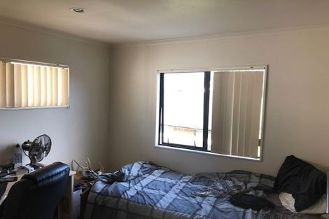 Photo of property in 3/102 Greenhithe Road, Greenhithe, Auckland, 0632