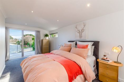 Photo of property in 1b Winara Avenue, Waikanae, 5036