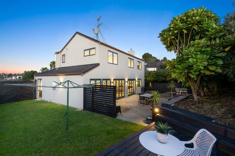 Photo of property in 14 San Martin Place, Goodwood Heights, Auckland, 2105
