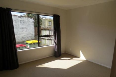 Photo of property in 2/19 Karamu Street, Strandon, New Plymouth, 4312