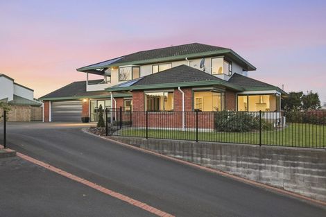 Photo of property in 9 Sandel Rise, Merrilands, New Plymouth, 4312
