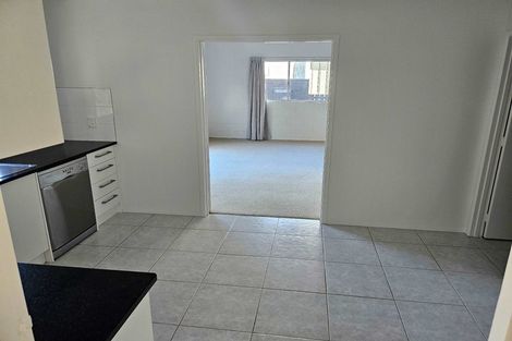 Photo of property in 1/16 Wernham Place, Northcote, Auckland, 0626