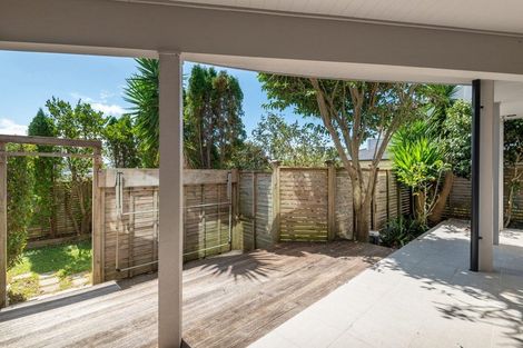 Photo of property in 34 Browns Bay Road, Rothesay Bay, Auckland, 0630