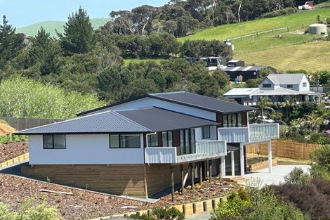 Photo of property in 77 Stratford Drive, Cable Bay, 0420