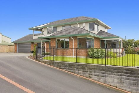 Photo of property in 9 Sandel Rise, Merrilands, New Plymouth, 4312