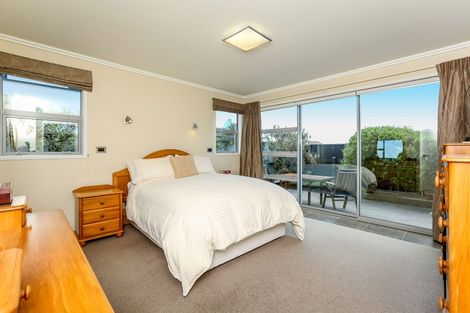 Photo of property in 2 Cutfield Road, New Plymouth, 4310