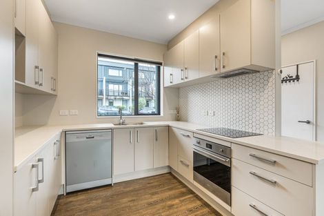 Photo of property in 3 Tahuhu Road, Mount Wellington, Auckland, 1062