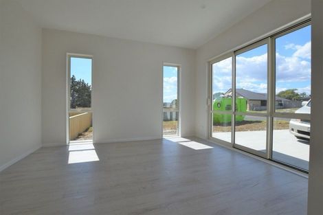 Photo of property in 36 Harbour Crest Drive, Waiuku, 2123