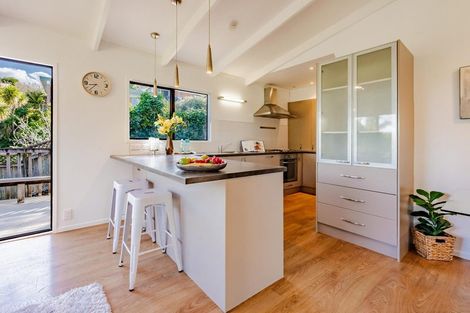 Photo of property in 2/104 Ocean View Road, Northcote, Auckland, 0627