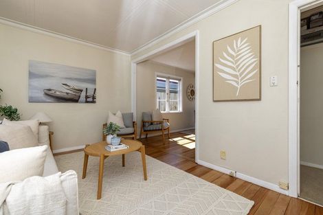 Photo of property in 5 Dale Road, Raumati South, Paraparaumu, 5032