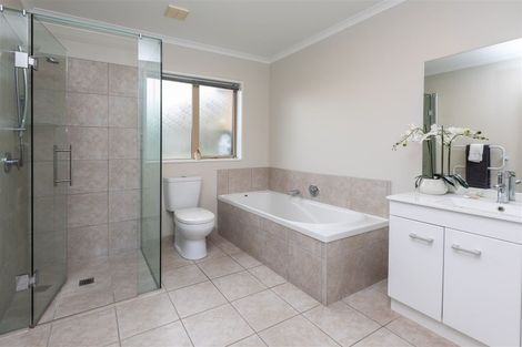 Photo of property in 3 Reeves Road, Rangiora, 7400