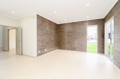 Photo of property in 9 Chard Place, Flat Bush, Auckland, 2016