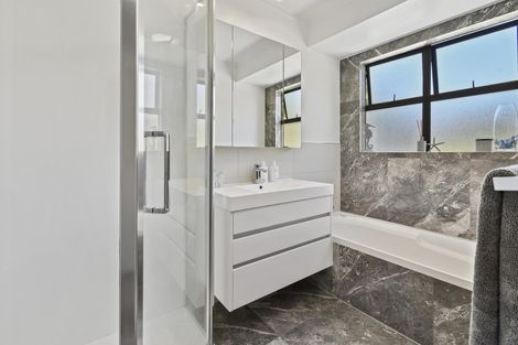 Photo of property in 34 Bluewater Place, Wattle Downs, Auckland, 2103