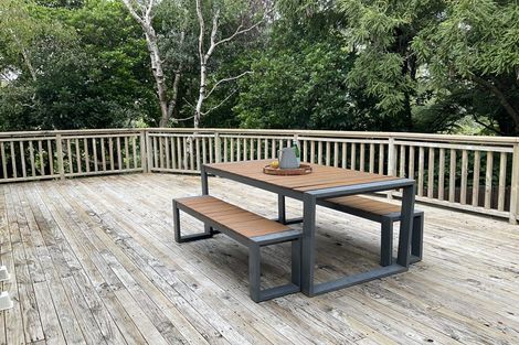 Photo of property in 5 Thatcher Crescent, Crofton Downs, Wellington, 6035