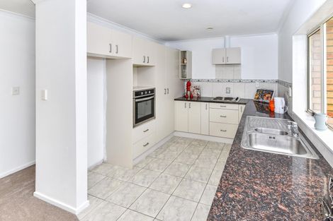 Photo of property in 96c Palmers Road, Clendon Park, Auckland, 2103