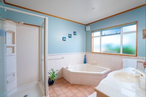 Photo of property in 10 Mahuta Road, Waitahanui, Taupo, 3378