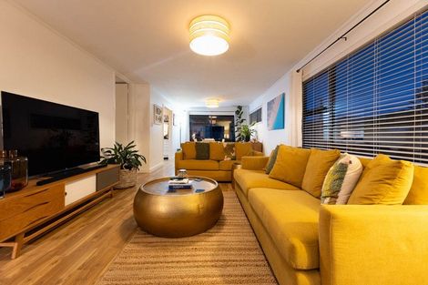 Photo of property in 127 Tilley Road, Paekakariki, 5034