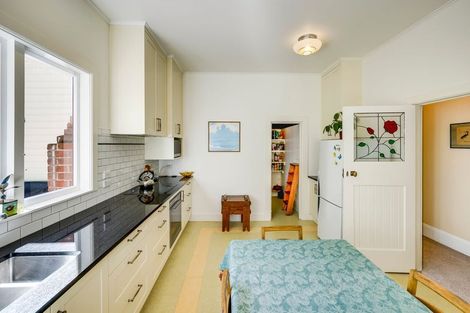 Photo of property in 19 Cameron Road, Bluff Hill, Napier, 4110