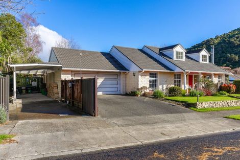 Photo of property in 16 Huia Street, Waikawa, Picton, 7220