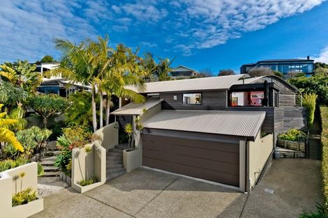 Photo of property in 18 Oakpark Place, West Harbour, Auckland, 0618