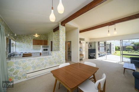 Photo of property in 24 Wikiriwhi Crescent, Awapuni, Palmerston North, 4412