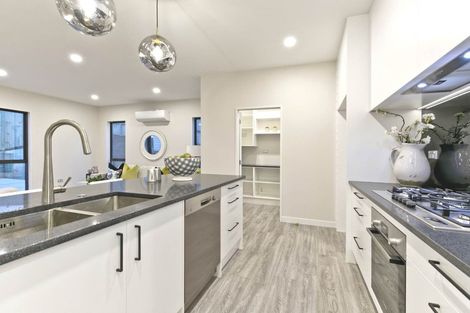 Photo of property in 40 Takurua Terrace, Orewa, 0931