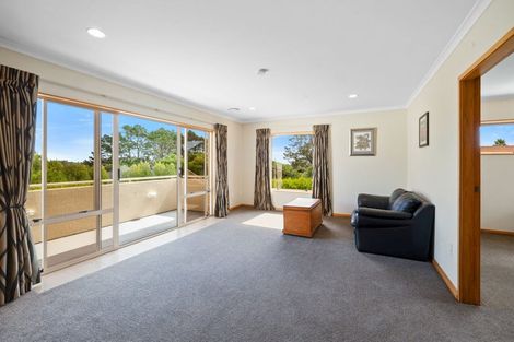 Photo of property in 10a Shelter Grove, Frankleigh Park, New Plymouth, 4310