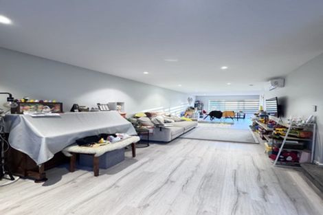 Photo of property in 48 Bordeaux Parade, Te Atatu South, Auckland, 0610