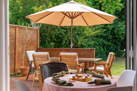 Photo of property in 1/133 Edmonton Road, Te Atatu South, Auckland, 0610