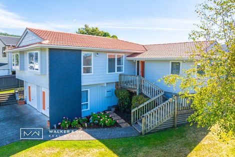 Photo of property in 16 Sunbrae Drive, Silverstream, Upper Hutt, 5019